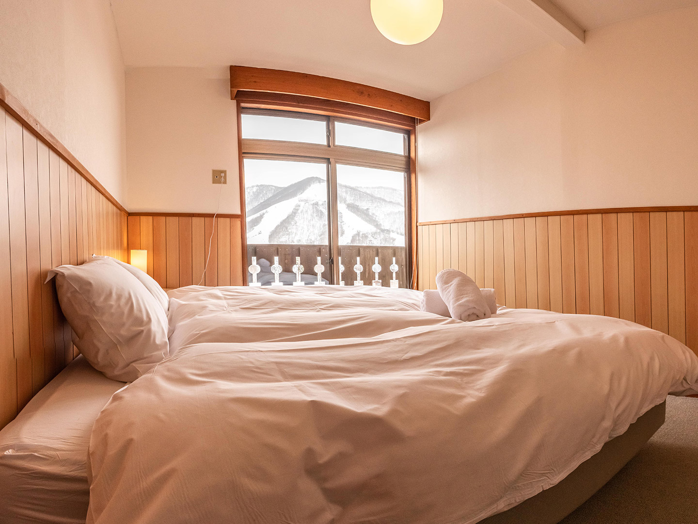Kuma Ski Lodge Western Style Twin Room
